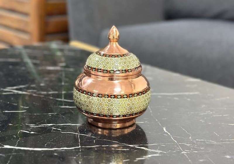 قندان مسی خاتم کاری با ظرافت هنری و ماندگار